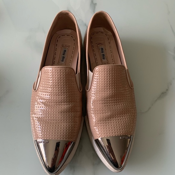 Miu Miu | Textured Leather Loafers w/ Metal Cap Toe - Picture 13 of 16